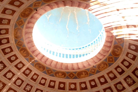 Барабан Главного дома - аллюзия на римский Пантеон.